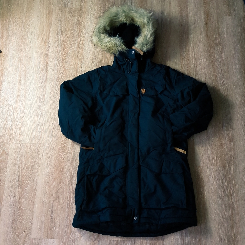 Fjallraven Dark Navy Nuuk Insulated Parka - Like New!